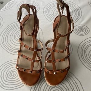 Marc Fisher sandals sz10 brown studs espadrille like new nice comfy heels